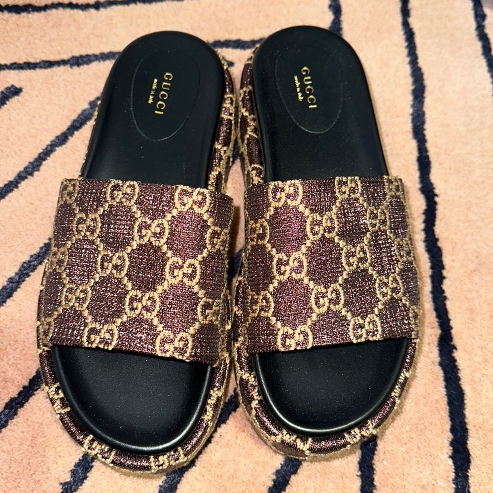 💯 Authentic GG Metallic Platform Slide!